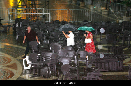 Vihar augusztus 20-án-stock-foto