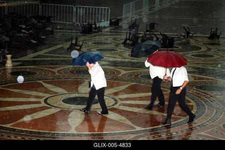 Vihar augusztus 20-án-stock-foto