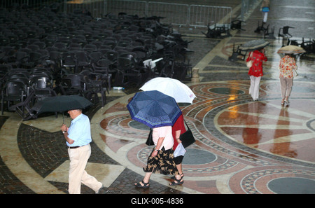 Vihar augusztus 20-án-stock-foto