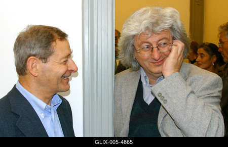 Nádas Péter fotókiállítása-stock-foto