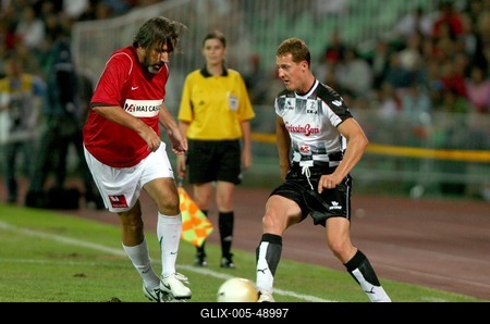 A pilóták nyerték a jótékonysági labdarúgó-mérkőzést-stock-foto