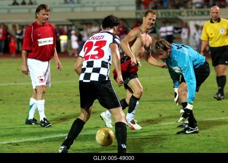 A pilóták nyerték a jótékonysági labdarúgó-mérkőzést-stock-foto