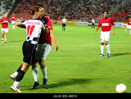A pilóták nyerték a jótékonysági labdarúgó-mérkőzést-stock-foto