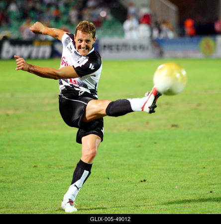 A pilóták nyerték a jótékonysági labdarúgó-mérkőzést-stock-foto