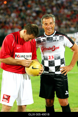 A pilóták nyerték a jótékonysági labdarúgó-mérkőzést-stock-foto