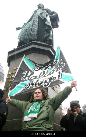 Fradi-drukkerek tüntettek a PM előtt-stock-foto