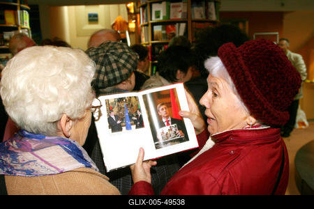 Bemutatták Gyurcsány Ferenc blogkötetét-stock-foto