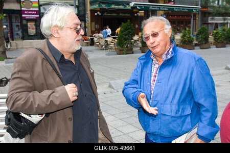 Már száz tag a halhatatlanok társulatában-stock-foto