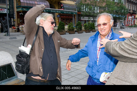 Már száz tag a halhatatlanok társulatában-stock-foto