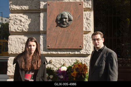 Faludy emléktábla koszorúzás Budapesten-stock-foto