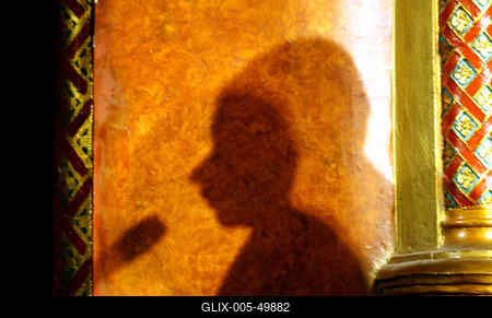 Budapest, 2007.03.15.
Az Uránia Nemzeti Filmszínházban tartották a Hasutasok díszbemutatóját.

Szőke András filmrendező, forgatókönyvíró, operatőr, színész árnyéka-stock-foto