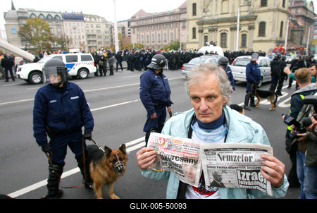 Hídblokád és tüntetés a belvárosban-stock-foto