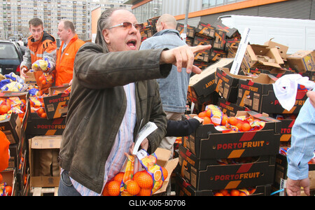 Sztárok kampányolnak az Örs vezér téren-stock-foto