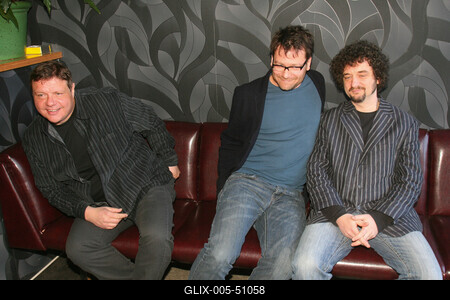 Feloszlik a Kispál és a Borz-stock-foto