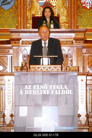 Az első tégla a berlini falból-stock-foto