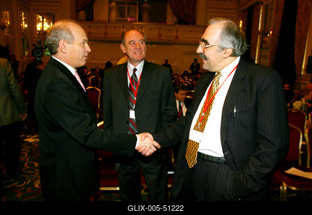 Túl a konvergencián - pénzügyi csúcs Budapesten-stock-foto