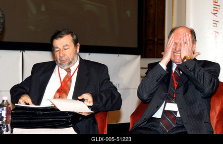 Túl a konvergencián - pénzügyi csúcs Budapesten-stock-foto