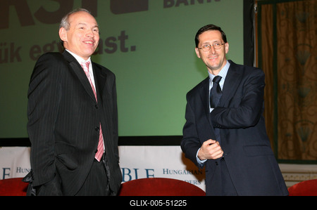 Túl a konvergencián - pénzügyi csúcs Budapesten-stock-foto