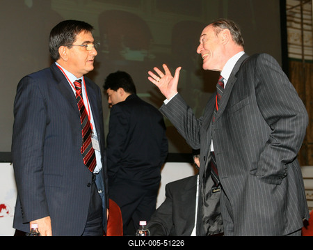 Túl a konvergencián - pénzügyi csúcs Budapesten-stock-foto