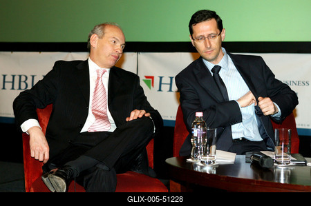 Túl a konvergencián - pénzügyi csúcs Budapesten-stock-foto