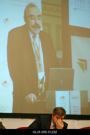 Túl a konvergencián - pénzügyi csúcs Budapesten-stock-foto