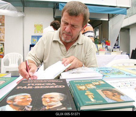 Megkezdődött a 79. Ünnepi Könyvhét-stock-foto