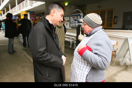 Kopogtatócédula-gyűjtés-stock-foto