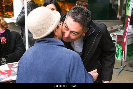 Kopogtatócédula-gyűjtés-stock-foto