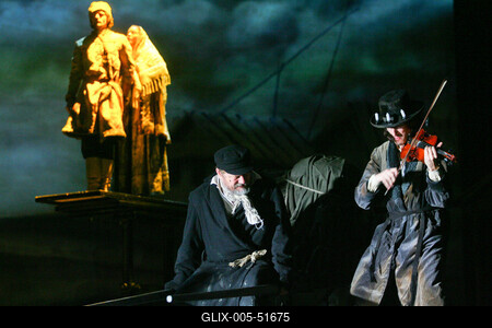 Joseph Stein-Jerry Block-Sheldon Harnick: Hegedűs a háztetőn-stock-foto