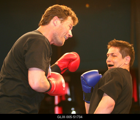 Sztárbox gála - senki sem úszta meg pofon nélkül!-stock-foto