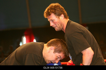 Sztárbox gála - senki sem úszta meg pofon nélkül!-stock-foto