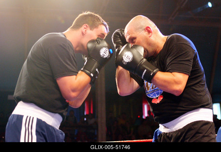 Sztárbox gála - senki sem úszta meg pofon nélkül!-stock-foto