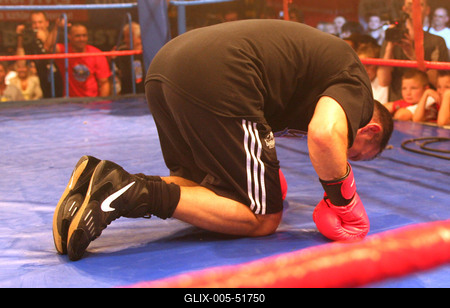 Sztárbox gála - senki sem úszta meg pofon nélkül!-stock-foto