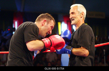 Sztárbox gála - senki sem úszta meg pofon nélkül!-stock-foto