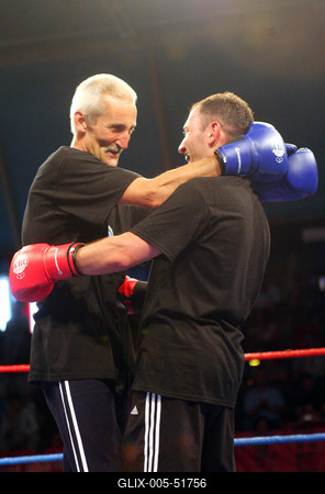 Sztárbox gála - senki sem úszta meg pofon nélkül!-stock-foto