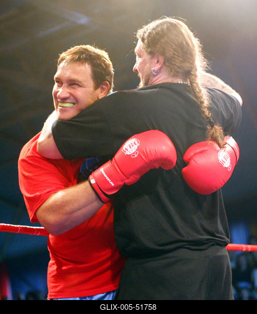 Sztárbox gála - senki sem úszta meg pofon nélkül!-stock-foto