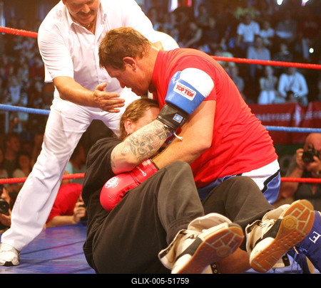 Sztárbox gála - senki sem úszta meg pofon nélkül!-stock-foto