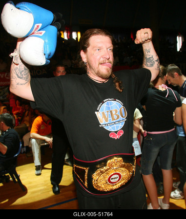 Sztárbox gála - senki sem úszta meg pofon nélkül!-stock-foto