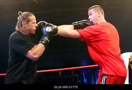 Sztárbox gála - senki sem úszta meg pofon nélkül!-stock-foto