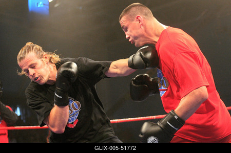 Sztárbox gála - senki sem úszta meg pofon nélkül!-stock-foto