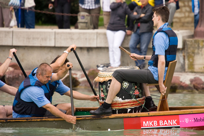 Sárkányhajó verseny-stock-foto