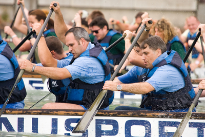 Sárkányhajó verseny-stock-foto