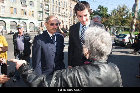 A belügyminiszter a VIII. kerületbe látogatott-stock-foto