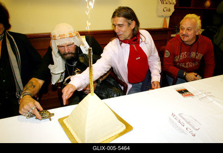 Újra koncertezik a Piramis-stock-foto