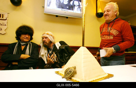 Újra koncertezik a Piramis-stock-foto