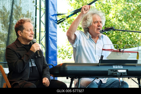 Pozsonyi Piknik. A k?pen Geszti P?ter ?s D?s L?szl?.2025.09.06.Fot?:V?r?s Szil?rd-stock-foto