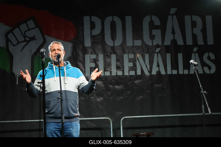 A Polg?ri Ellen?ll?s ?tlat szervezett t?ntet?s a Kossuth t?ren.A k?pen Juh?sz P?ter.2025.10.05.Fot?:V?r?s Szil?rd-stock-foto