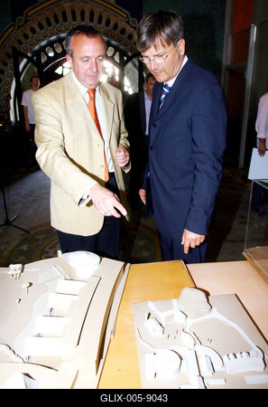 Persányi Miklós visszatérhet az állatkertbe-stock-foto