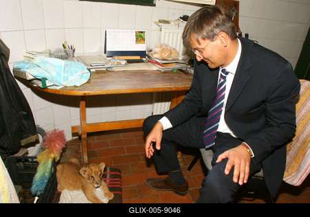 Persányi Miklós visszatérhet az állatkertbe-stock-foto