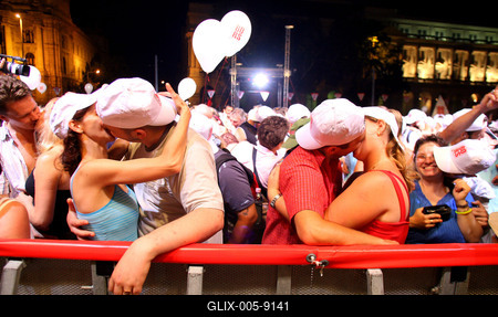 Csókrekord a Kossuth téren-stock-foto